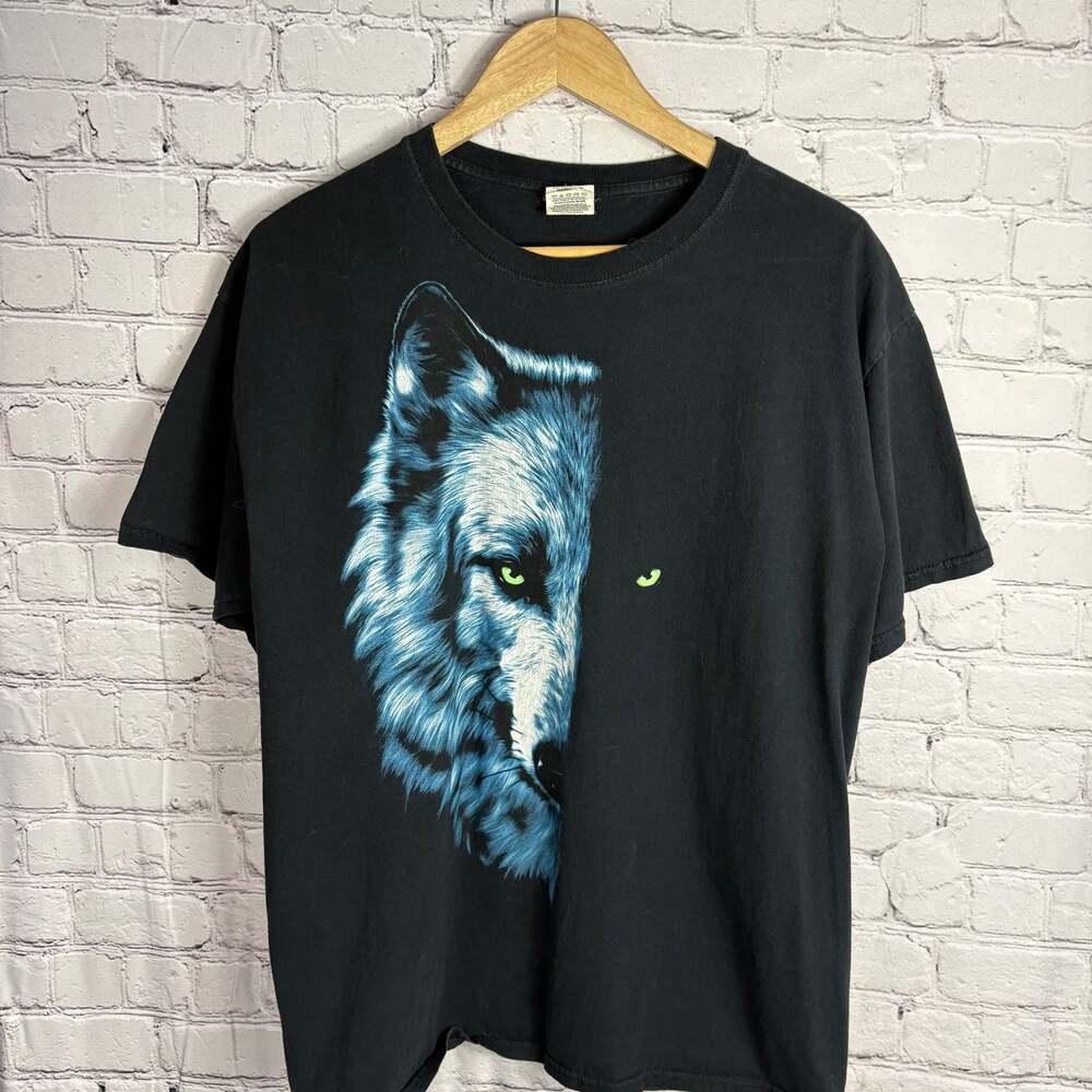 Vintage Fruit of the Loom Wolf Face Half Shadow Graphic T-Shirt